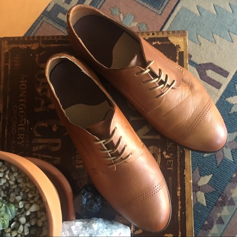 Olukai women’s leather oxfords